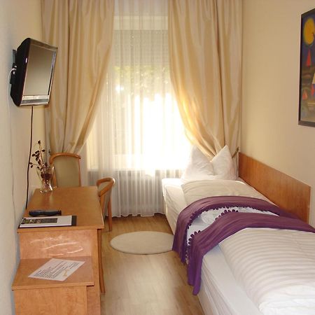 Hotel Loehr บาเดน-บาเดน ภายนอก รูปภาพ