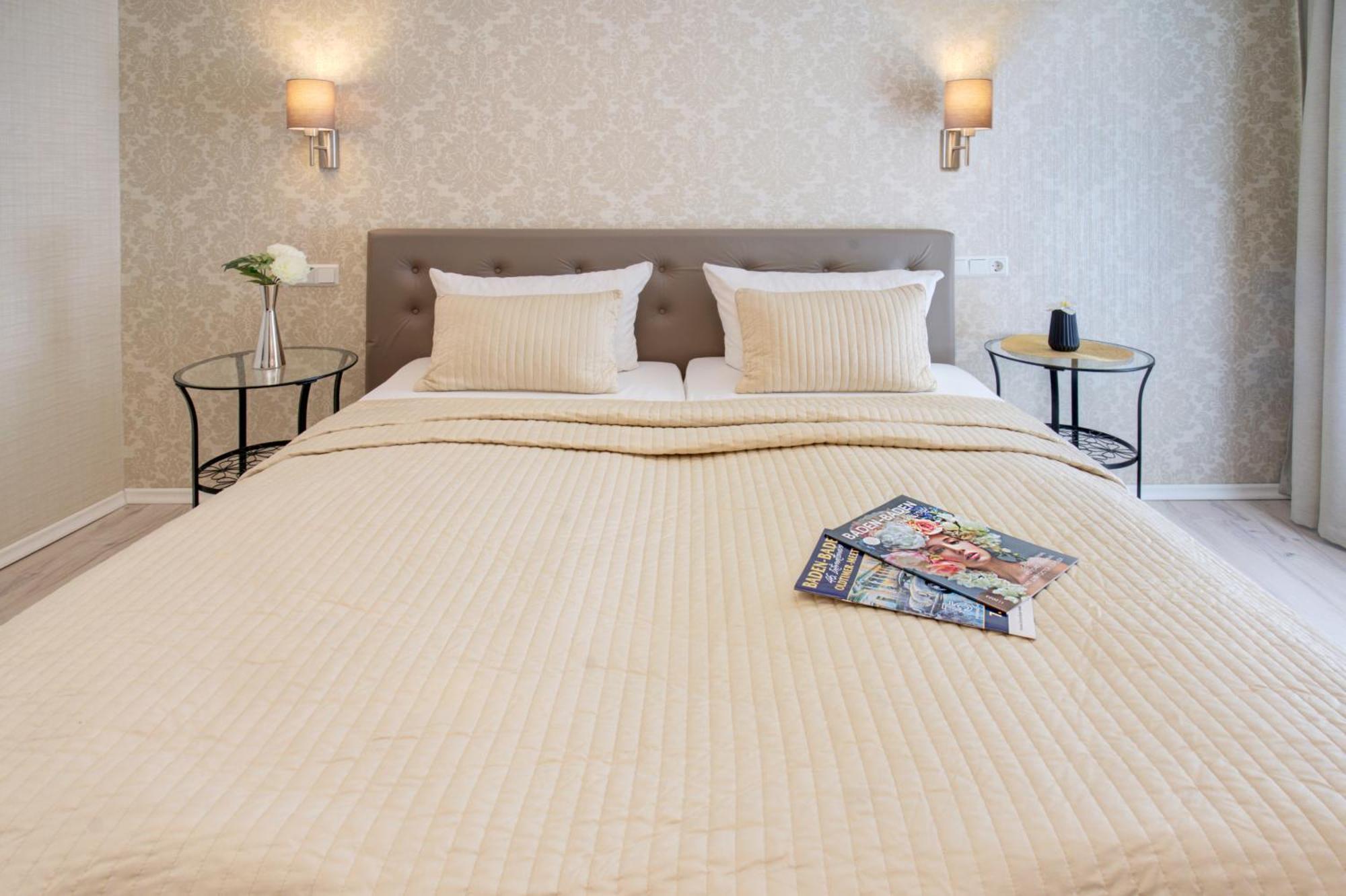 Hotel Loehr บาเดน-บาเดน ภายนอก รูปภาพ