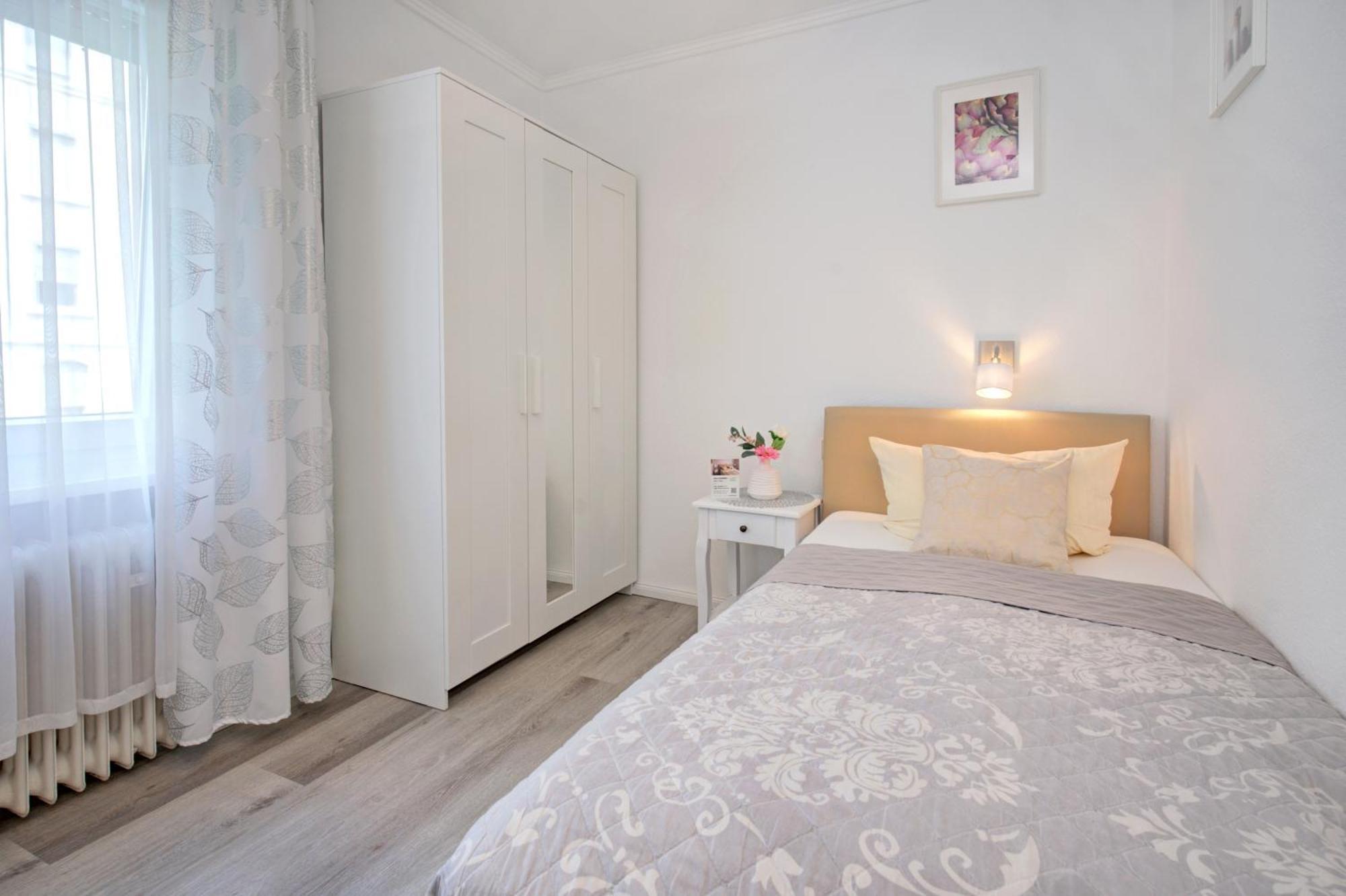 Hotel Loehr บาเดน-บาเดน ภายนอก รูปภาพ