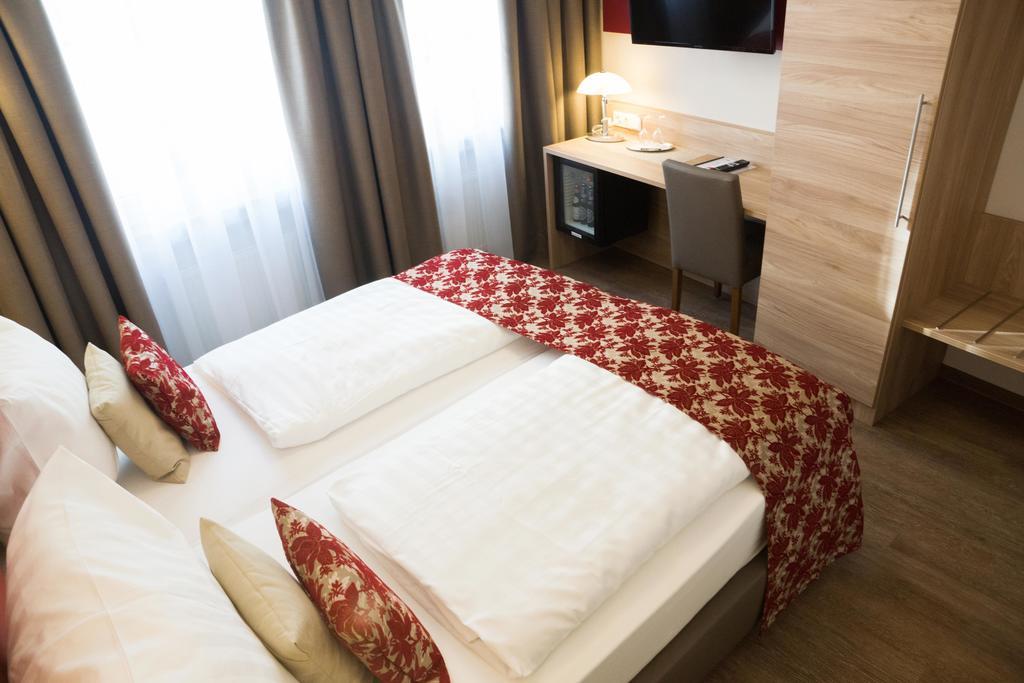 Hotel Loehr บาเดน-บาเดน ห้อง รูปภาพ
