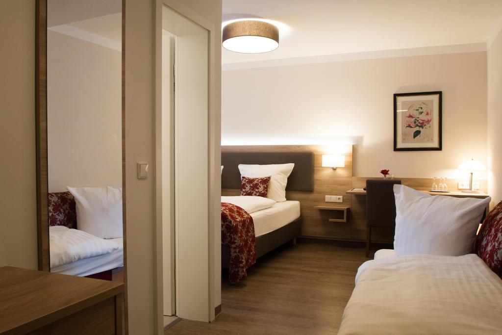 Hotel Loehr บาเดน-บาเดน ห้อง รูปภาพ