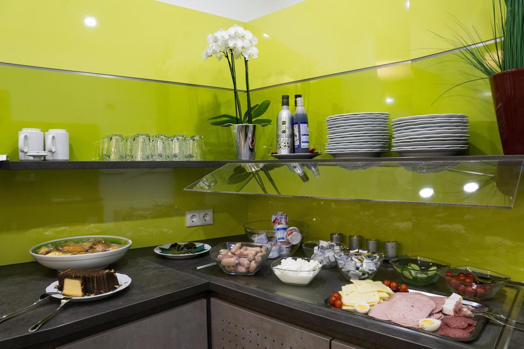 Hotel Loehr บาเดน-บาเดน ภายนอก รูปภาพ