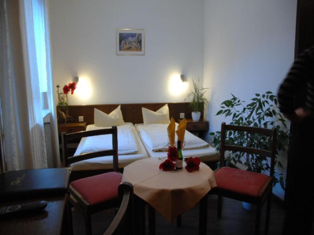 Hotel Loehr บาเดน-บาเดน ภายนอก รูปภาพ