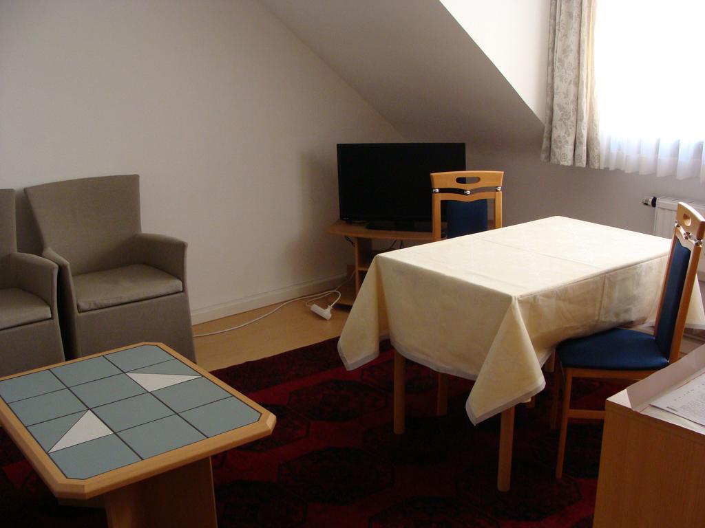 Hotel Loehr บาเดน-บาเดน ภายนอก รูปภาพ