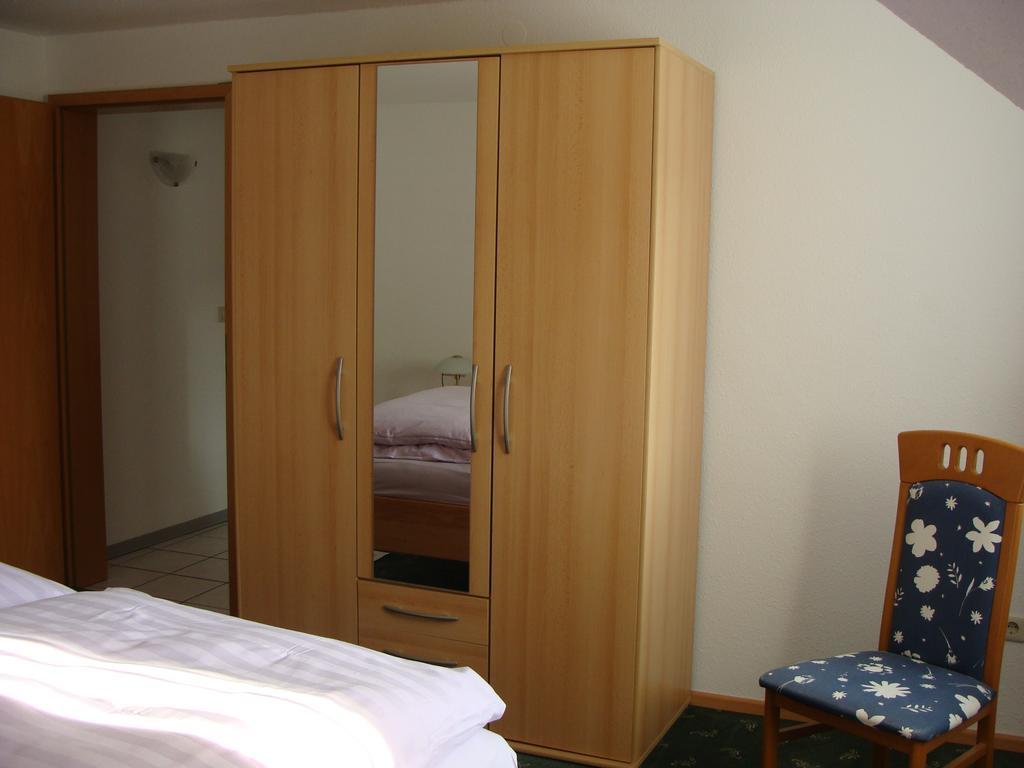 Hotel Loehr บาเดน-บาเดน ภายนอก รูปภาพ