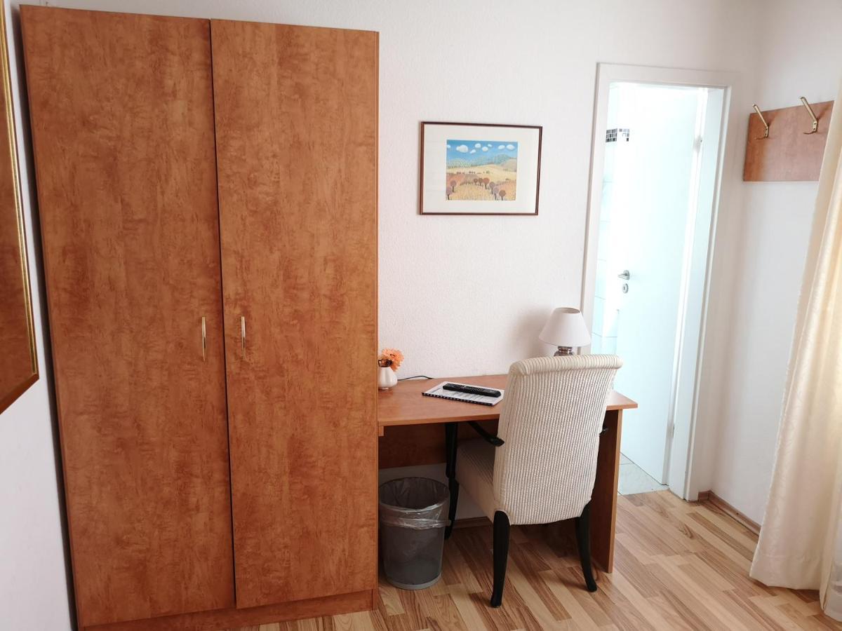 Hotel Loehr บาเดน-บาเดน ภายนอก รูปภาพ